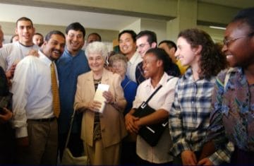 Chiara Lubich aux jeunes pour un Monde Uni